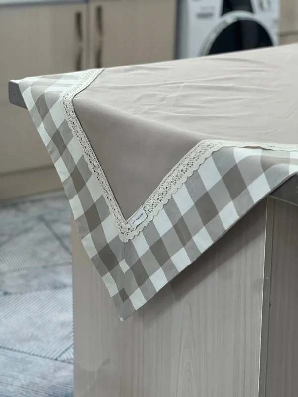 رومیزی طرح دلوین